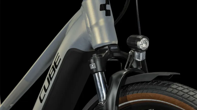 Cube Touring Hybrid Pro 625 Trapeze Trekking Electric Bike in Pearly Silver-4